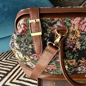 Vintage-Inspired Tapestry Doctor Weekender Bag